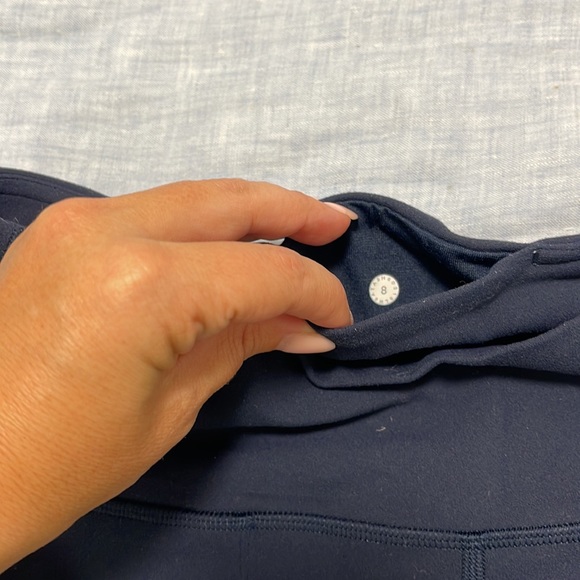 Lululemon navy crop align joggers with pockets - Picture 3 of 4